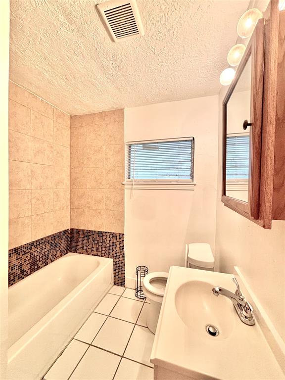 8038 Woodlyn Road, Houston, Texas image 8