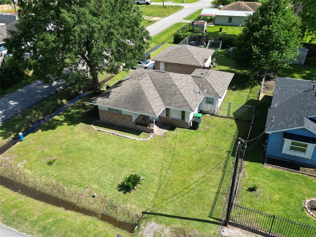 8038 Woodlyn Road, Houston, Texas image 16