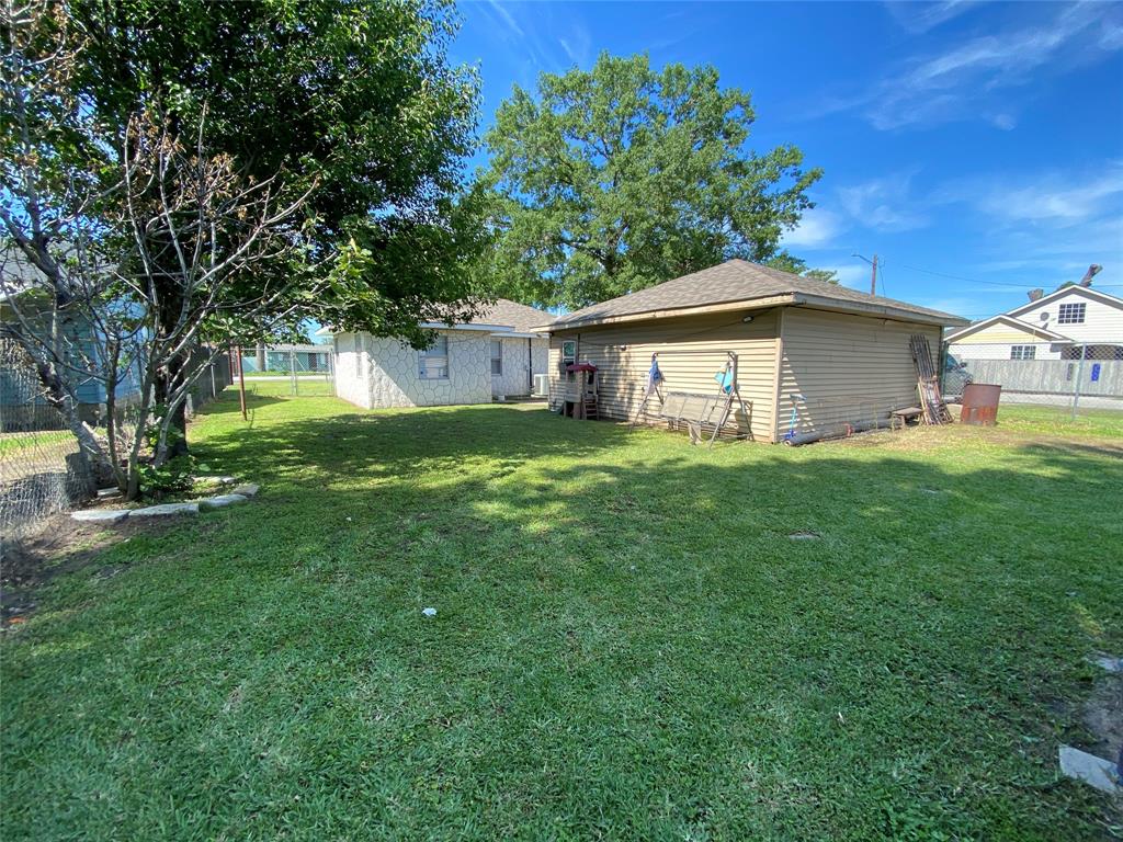 8038 Woodlyn Road, Houston, Texas image 13
