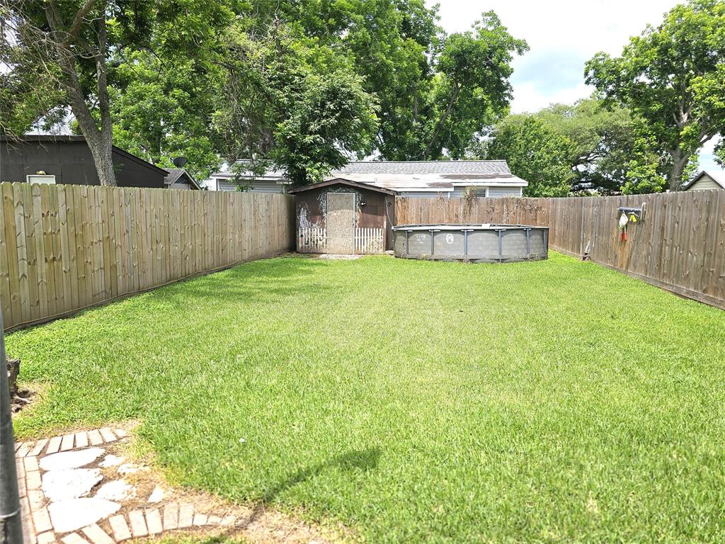 610 S Gray Avenue, West Columbia, Texas image 16