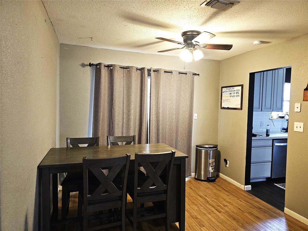 610 S Gray Avenue, West Columbia, Texas image 4