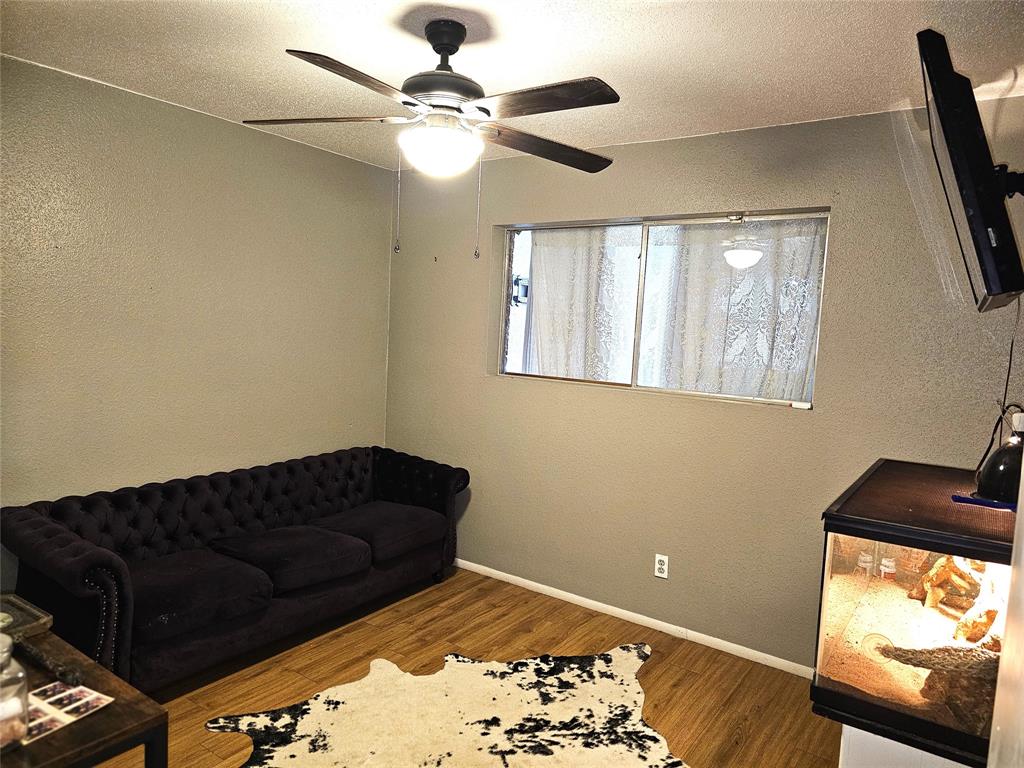 610 S Gray Avenue, West Columbia, Texas image 12