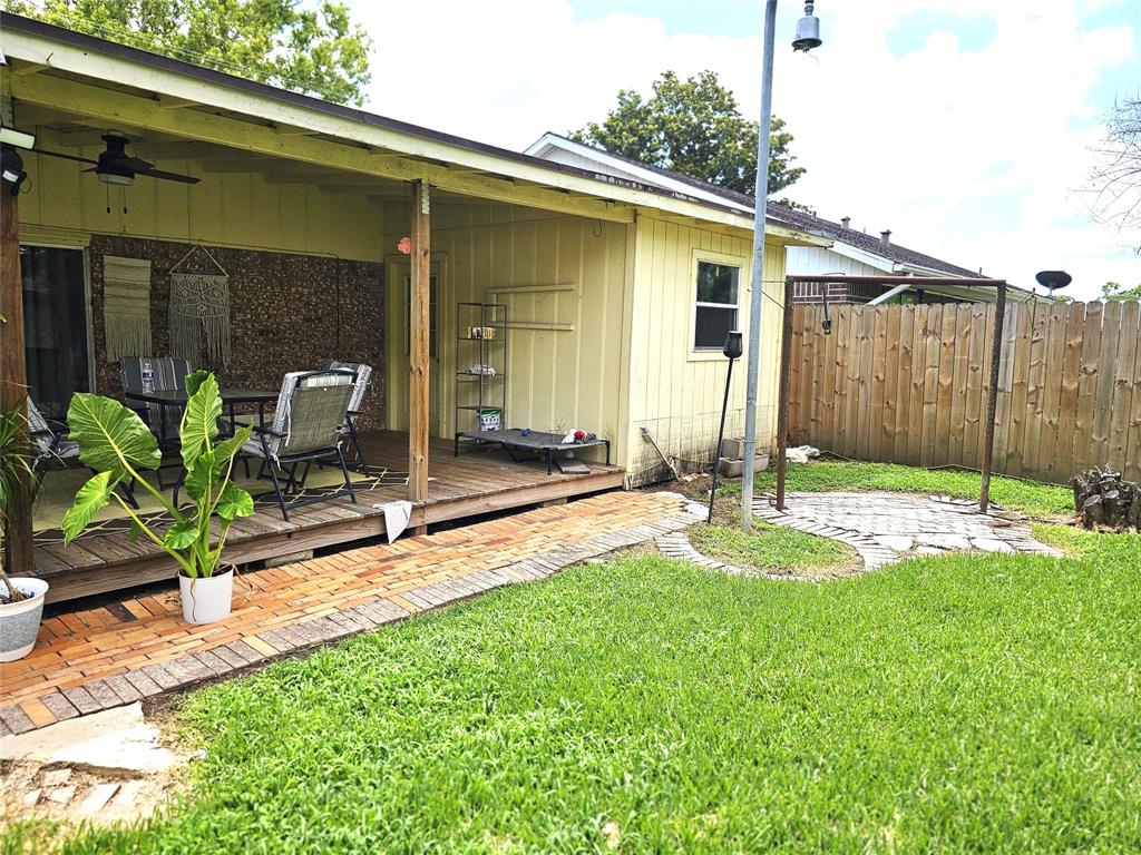 610 S Gray Avenue, West Columbia, Texas image 18