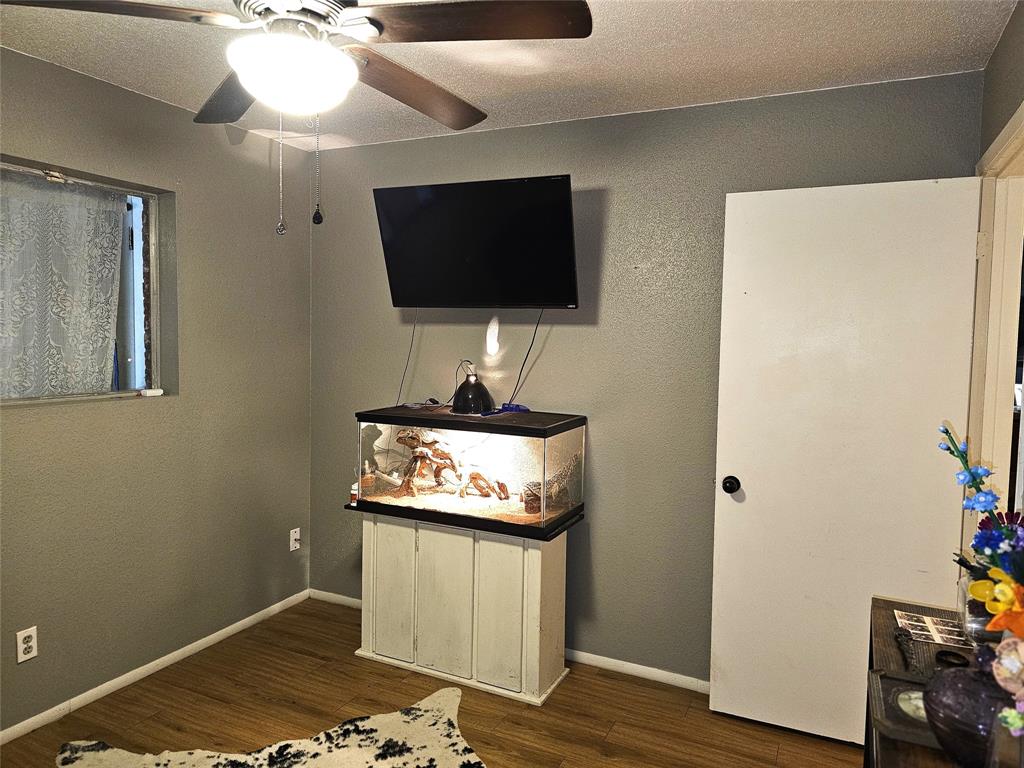 610 S Gray Avenue, West Columbia, Texas image 13