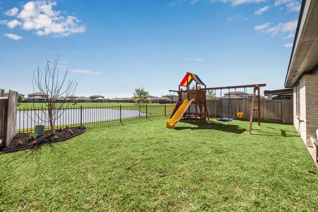 7531 Victoria Brook Trace, Richmond, Texas image 31