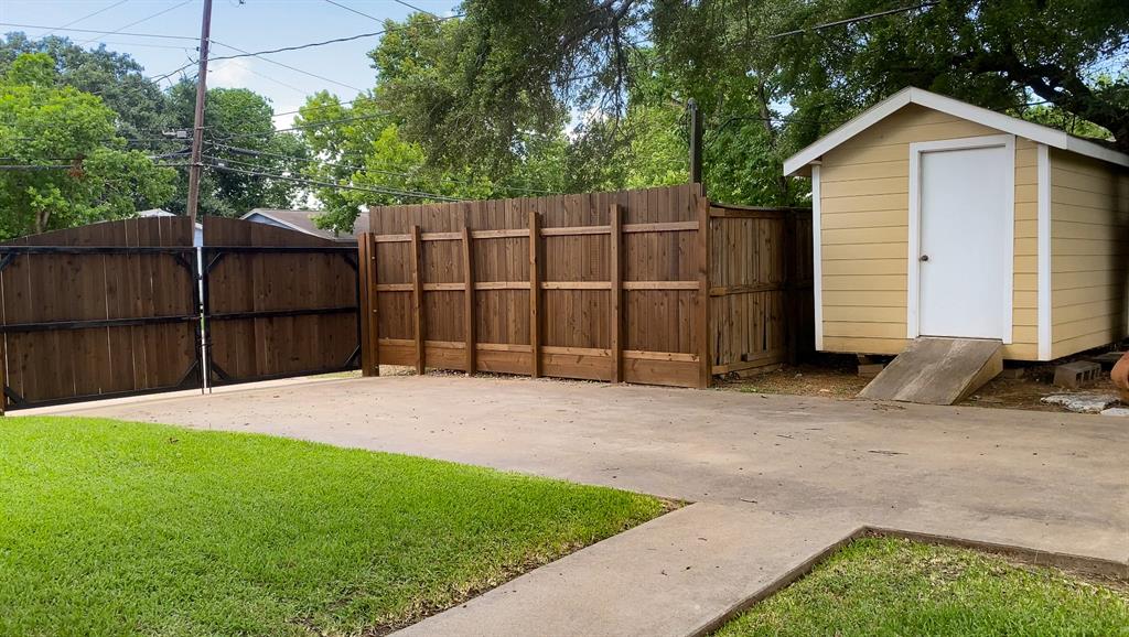 1618 W 11th Street, Freeport, Texas image 40