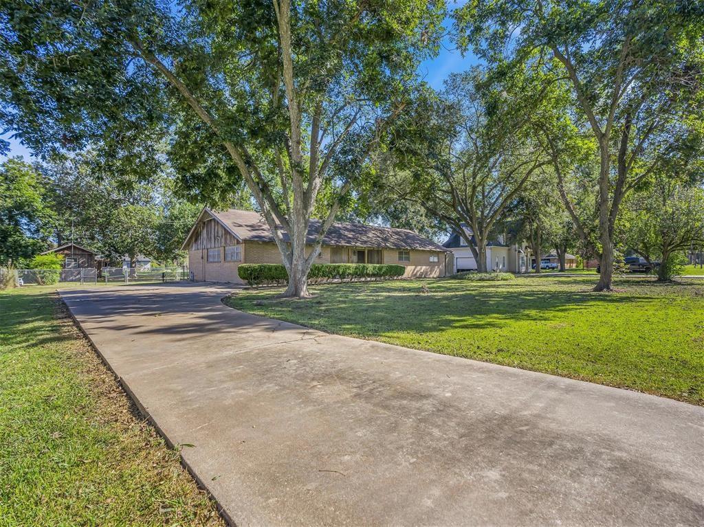 418 Neal Road, Wharton, Texas image 1