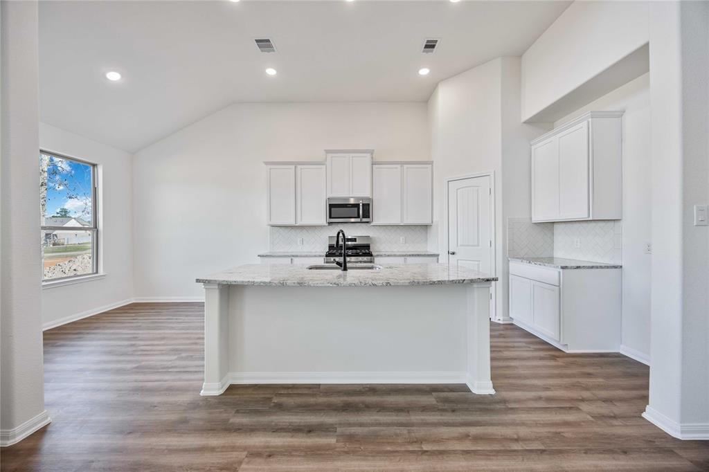 6319 Fawn Path Drive, Conroe, Texas image 11