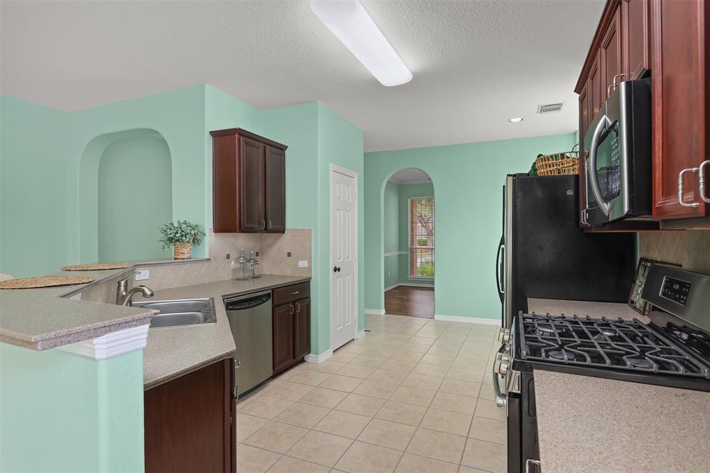 1910 Eden Glen Lane, Pearland, Texas image 14