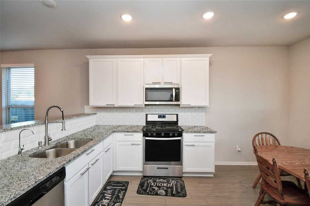 7419 French Quarter Court, Fulshear, Texas image 4