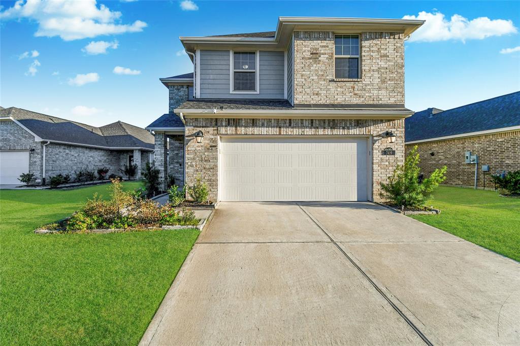 7419 French Quarter Court, Fulshear, Texas image 1