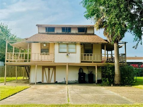 A home in San Leon