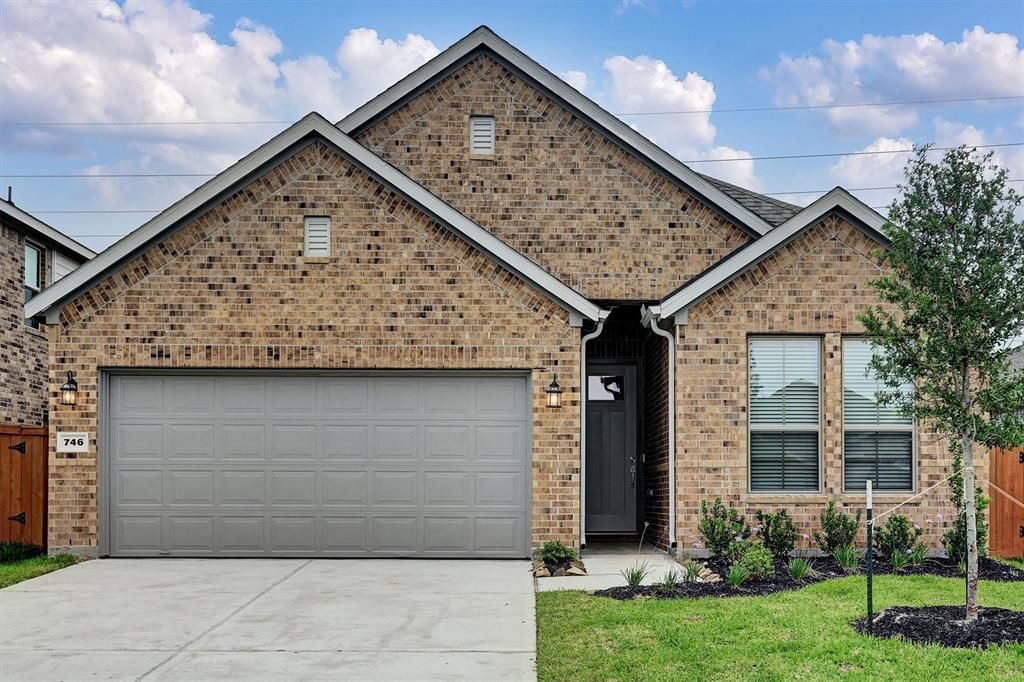 746 Mockingbird Passage, Beasley, Texas image 3