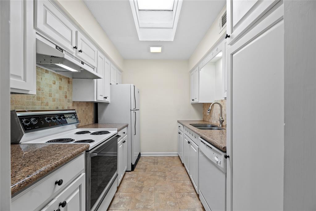 2744 Briarhurst Drive #49, Houston, Texas image 7