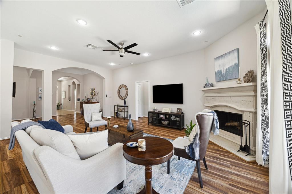 2817 Field Hollow Drive, Pearland, Texas image 7