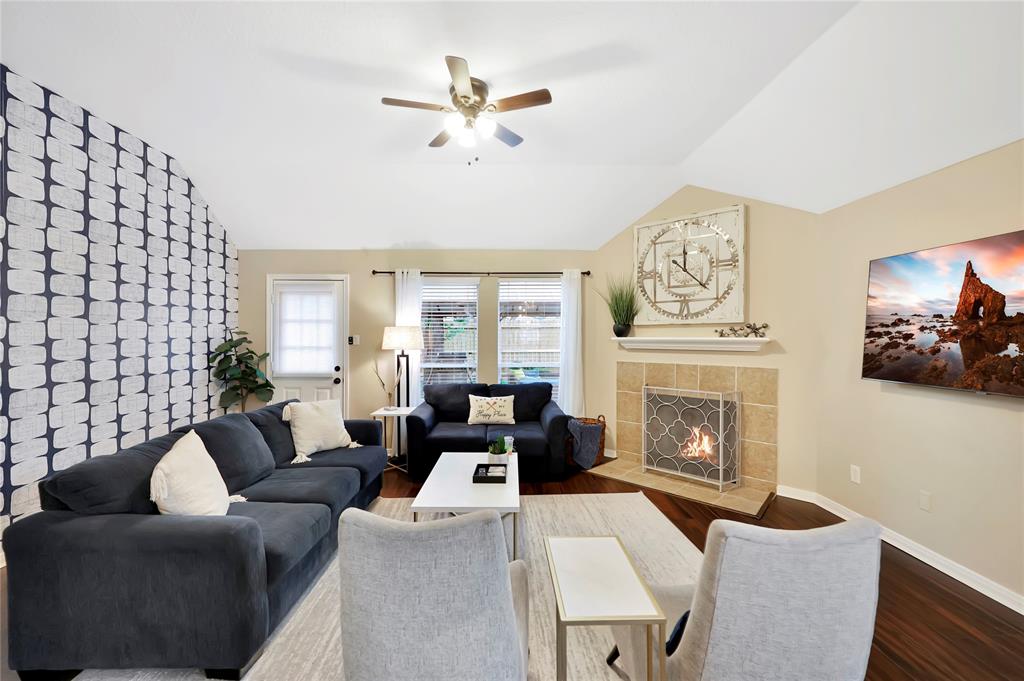 2818 Lake Forest Drive
