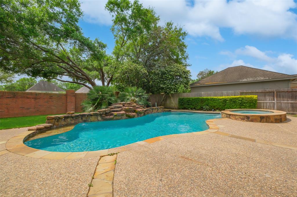 6911 Chessley Chase Drive, Sugar Land, Texas image 22