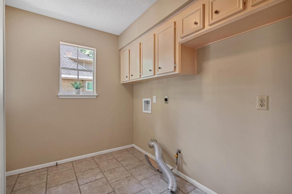 3407 Maple Park Drive, Kingwood, Texas image 21