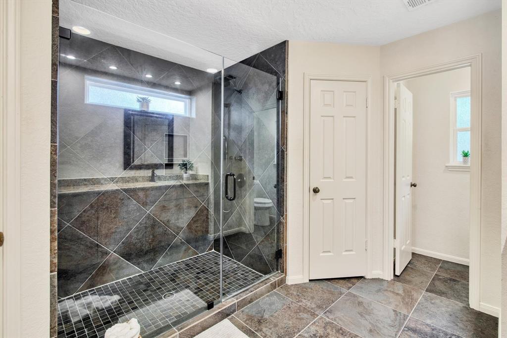 3407 Maple Park Drive, Kingwood, Texas image 24