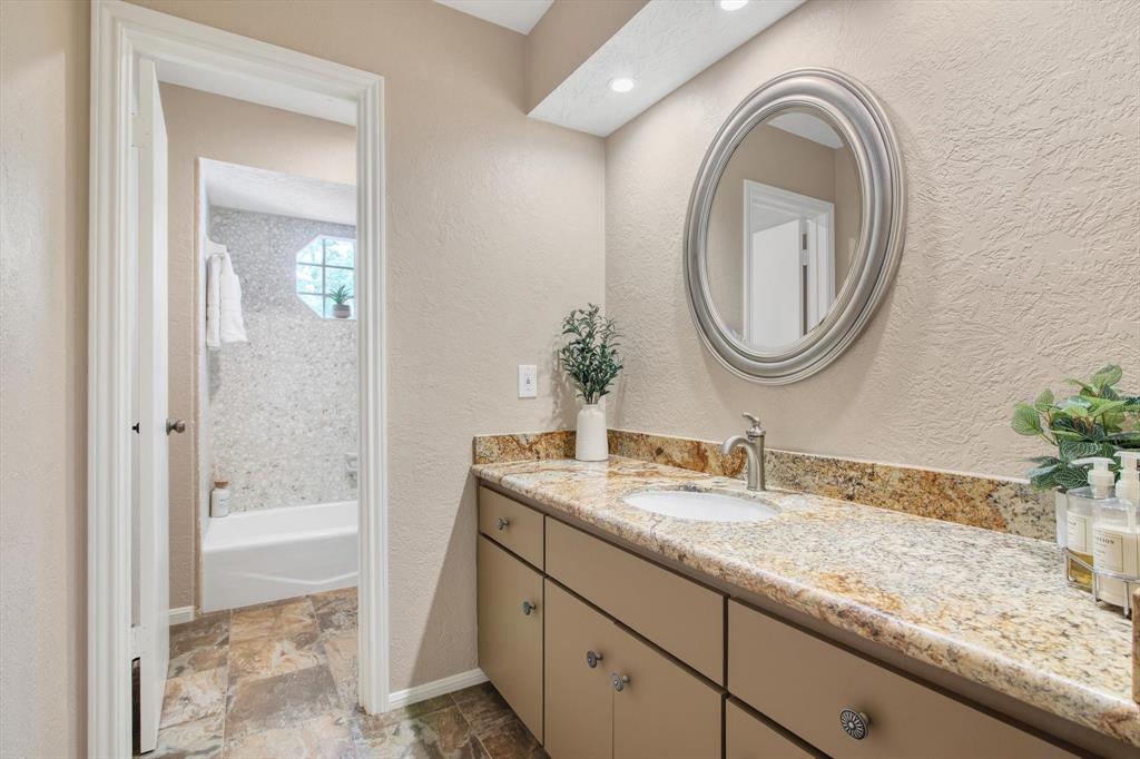 3407 Maple Park Drive, Kingwood, Texas image 35