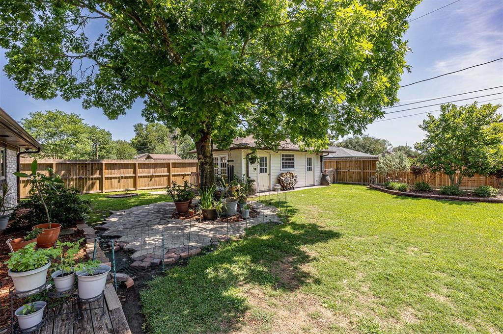 505 Mary Lane, Highlands, Texas image 9