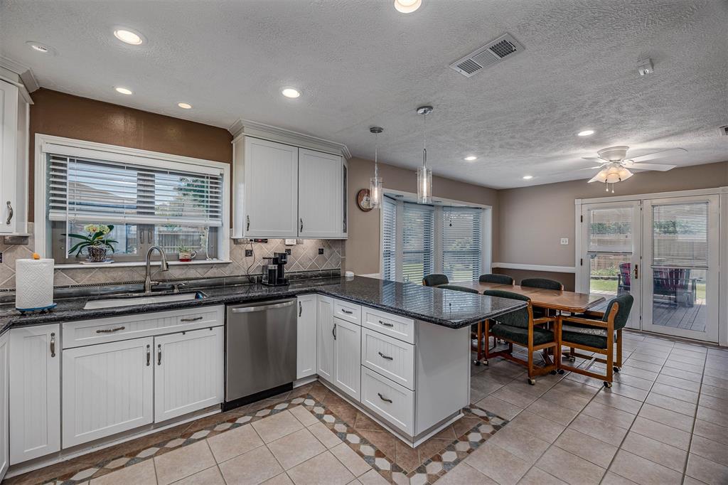 505 Mary Lane, Highlands, Texas image 31