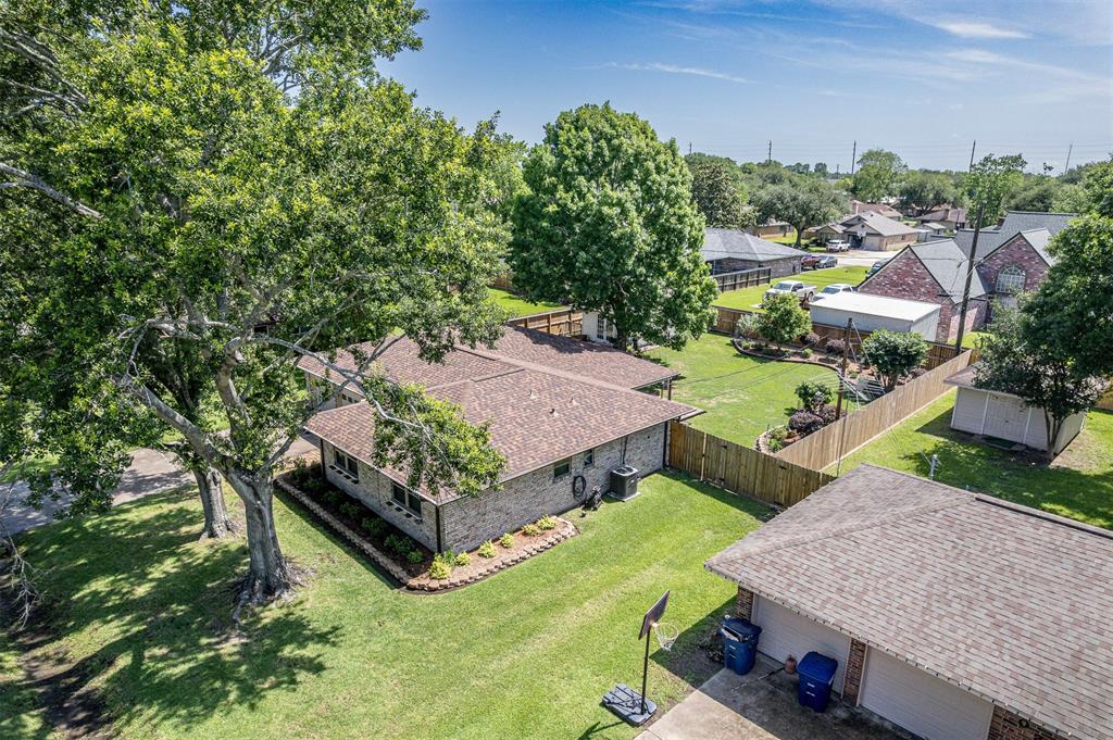 505 Mary Lane, Highlands, Texas image 6
