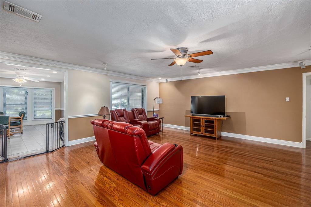505 Mary Lane, Highlands, Texas image 27