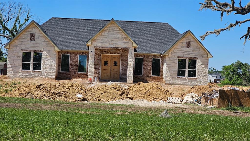 1720 Flintlock Court, Angleton, Texas image 4