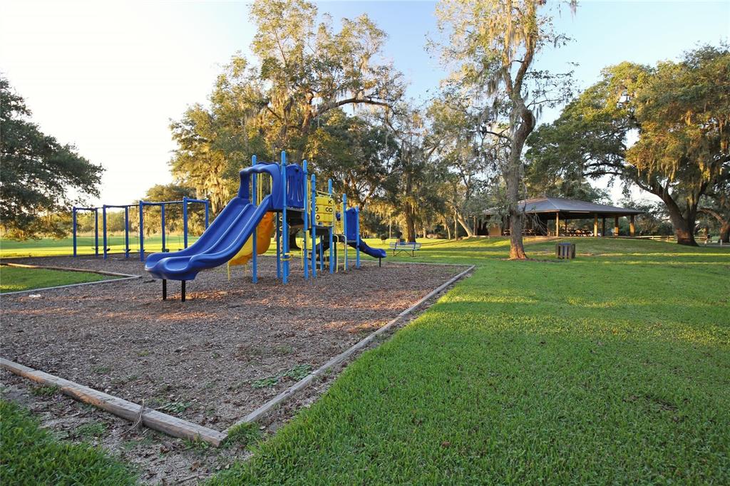 1720 Flintlock Court, Angleton, Texas image 13
