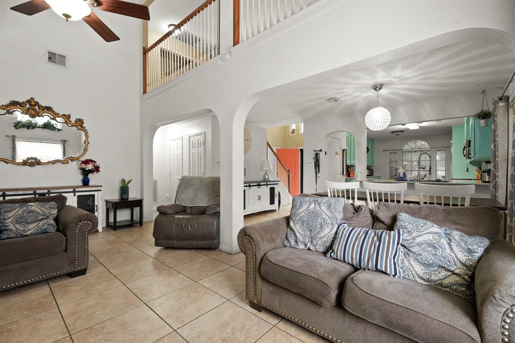 405 Spencer Landing, La Porte, Texas image 3