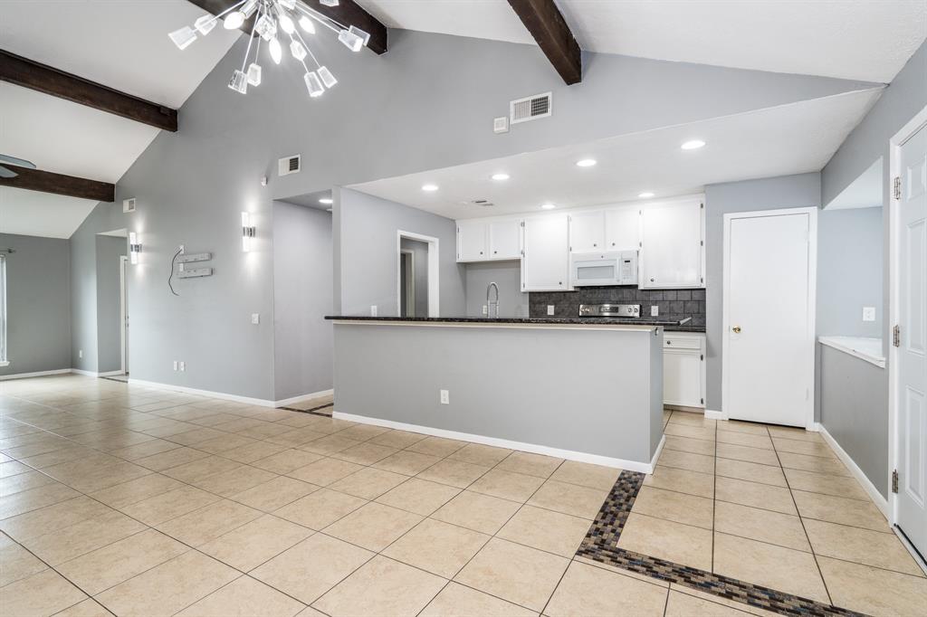 8660 Maplecrest Drive, Houston, Texas image 13