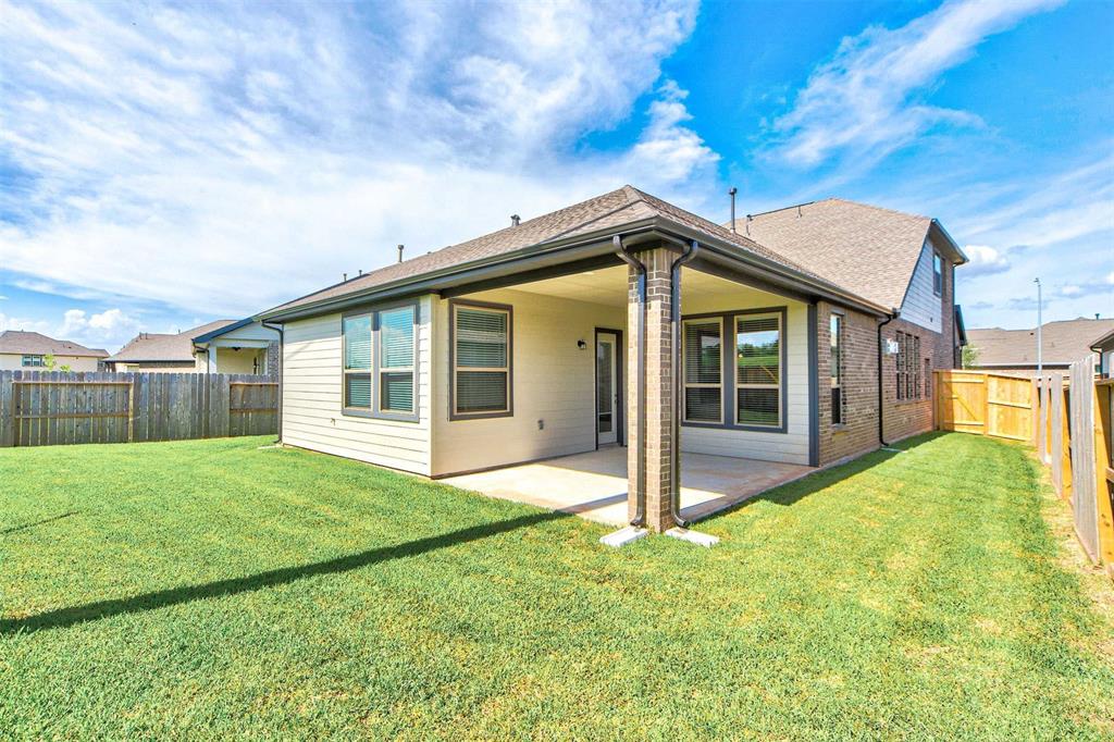 2151 Long Spring Drive, Missouri City, Texas image 22