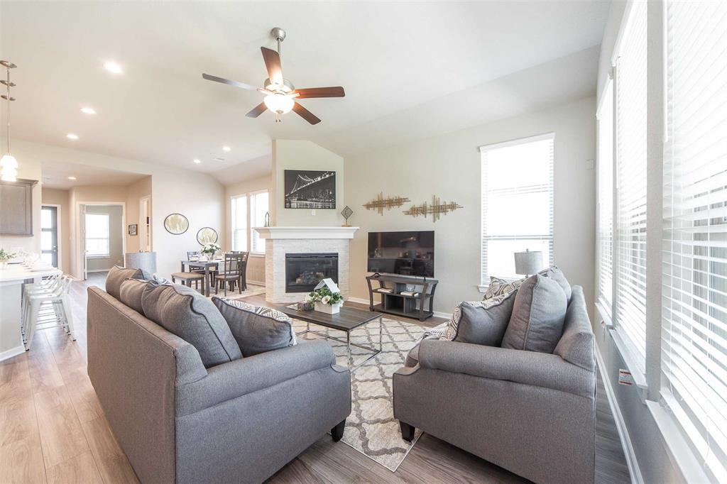 2151 Long Spring Drive, Missouri City, Texas image 9