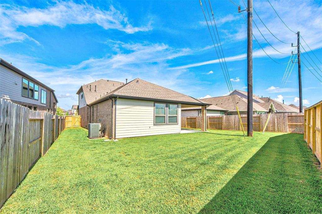 2151 Long Spring Drive, Missouri City, Texas image 23