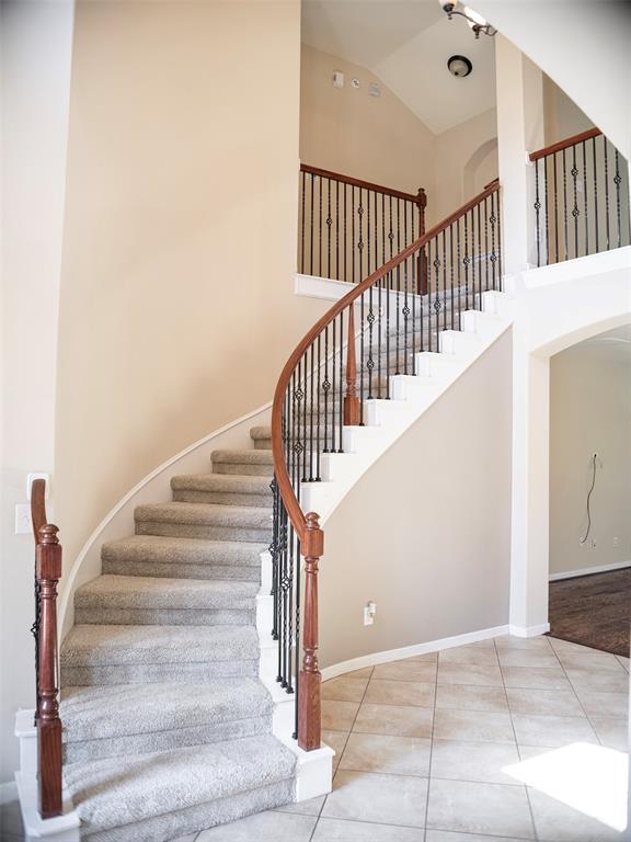 18006 E Williams Bend Drive, Cypress, Texas image 32