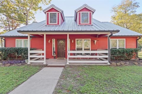 Single Family Residence in Conroe TX 9895 Hickory Ridge Drive.jpg