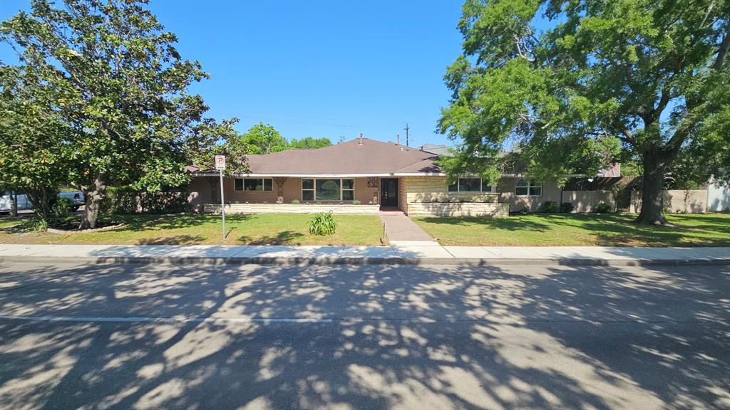 3318 N Braeswood Boulevard, Houston, Texas image 45