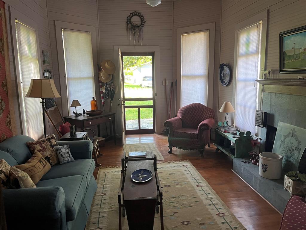 624 Houston Street, New Ulm, Texas image 12