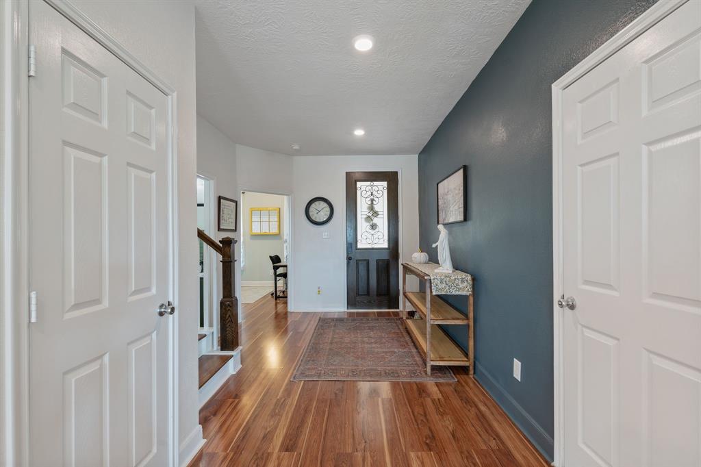 1923 Elkington Circle, Conroe, Texas image 9