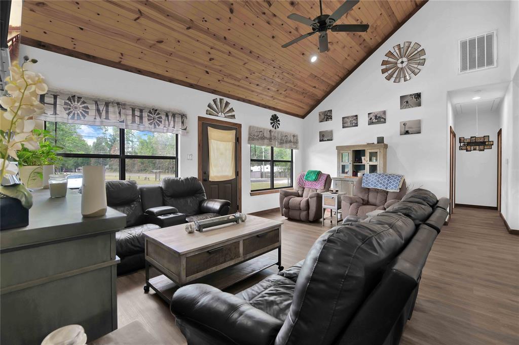 711 Forest Springs, Livingston, Texas image 5