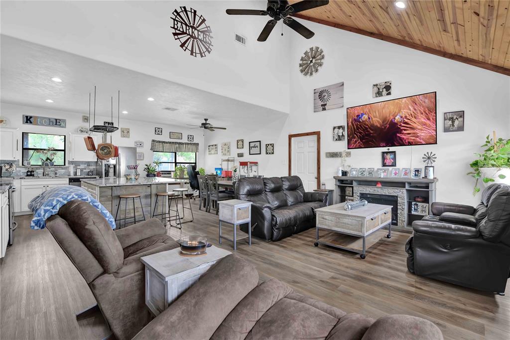 711 Forest Springs, Livingston, Texas image 7