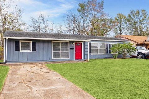 5835 Kenilwood Drive, Houston, TX 77033 - MLS#: 28084384