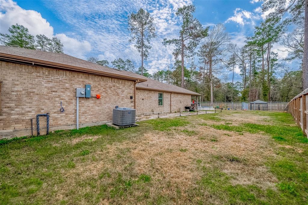 2303 S Colosseum Court, New Caney, Texas image 15