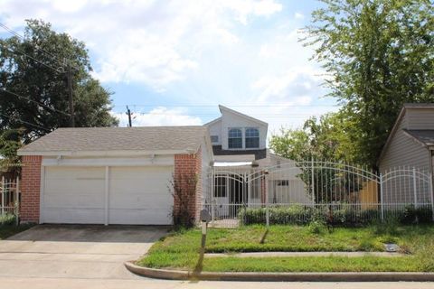 Single Family Residence in Houston TX 11243 Oakcenter Dr.jpg