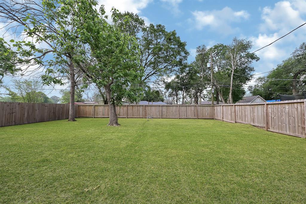 304 E Foley Street, Alvin, Texas image 18
