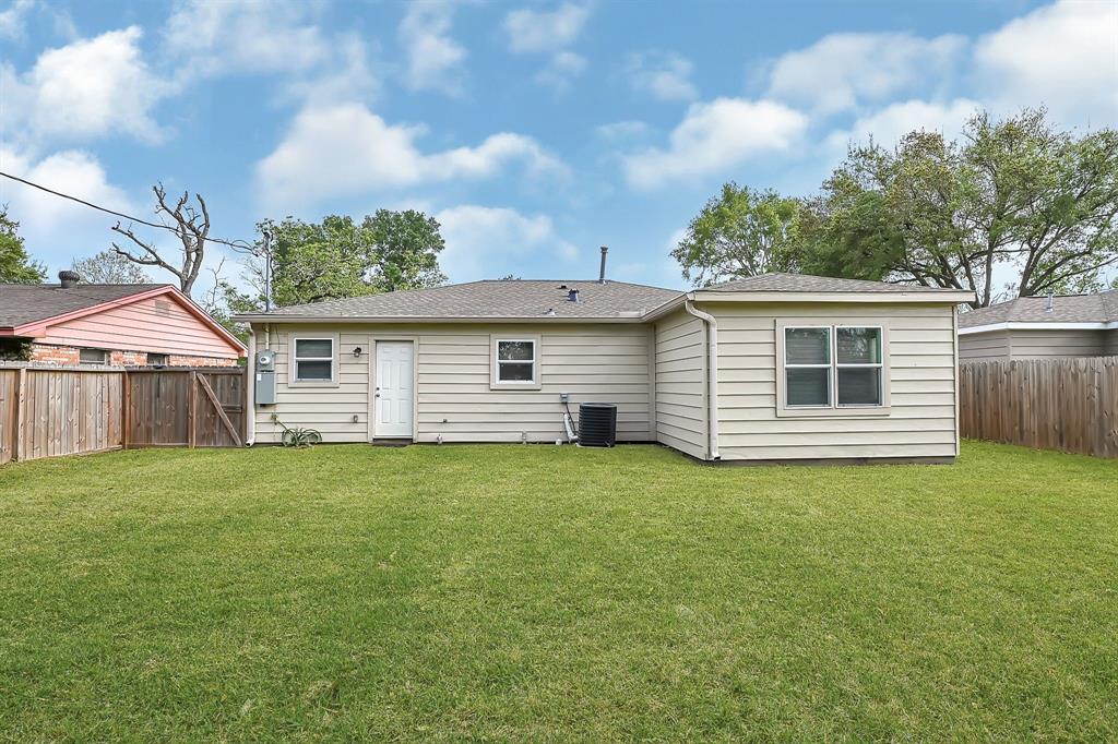 304 E Foley Street, Alvin, Texas image 19