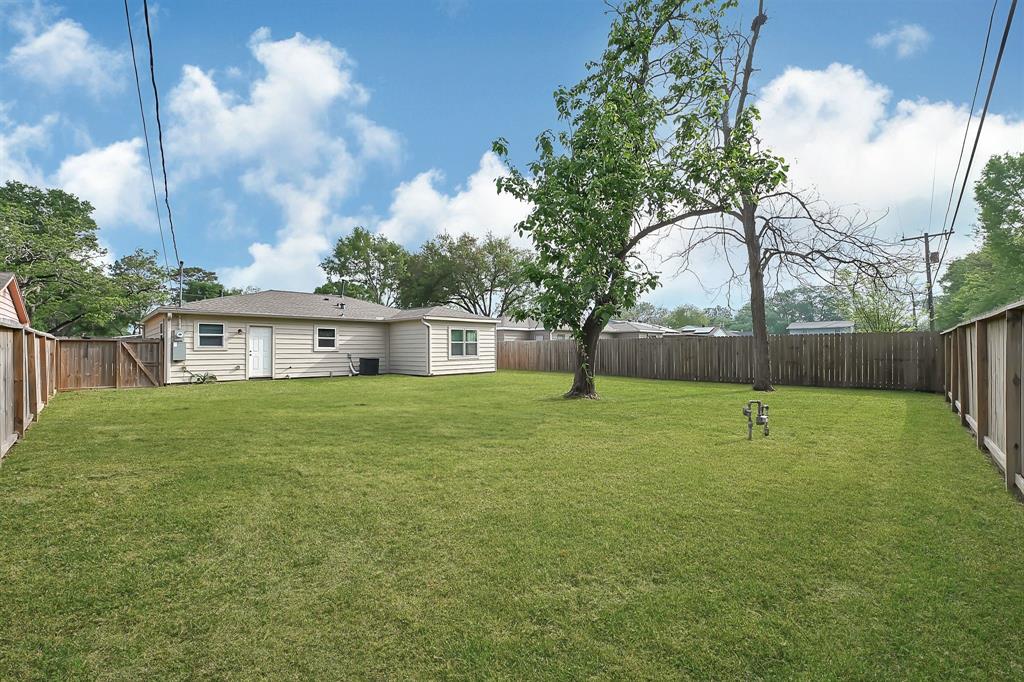 304 E Foley Street, Alvin, Texas image 20