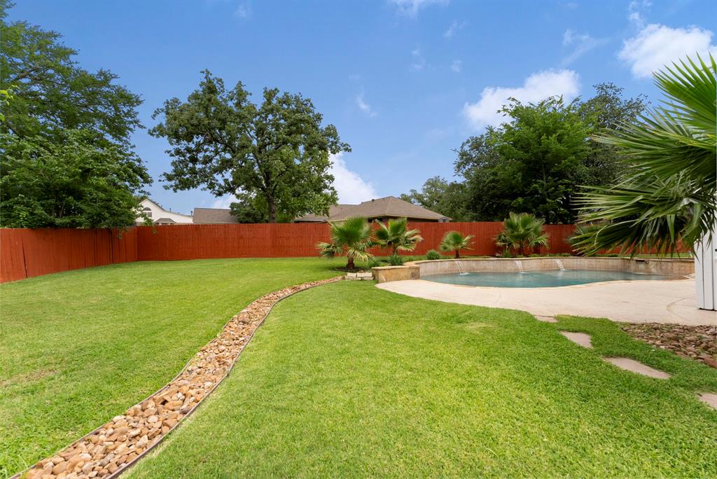 5405 Kingston Cove Court, Willis, Texas image 33