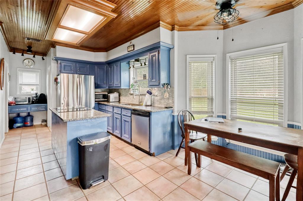 5314 Prairie Rose Street, Danbury, Texas image 9